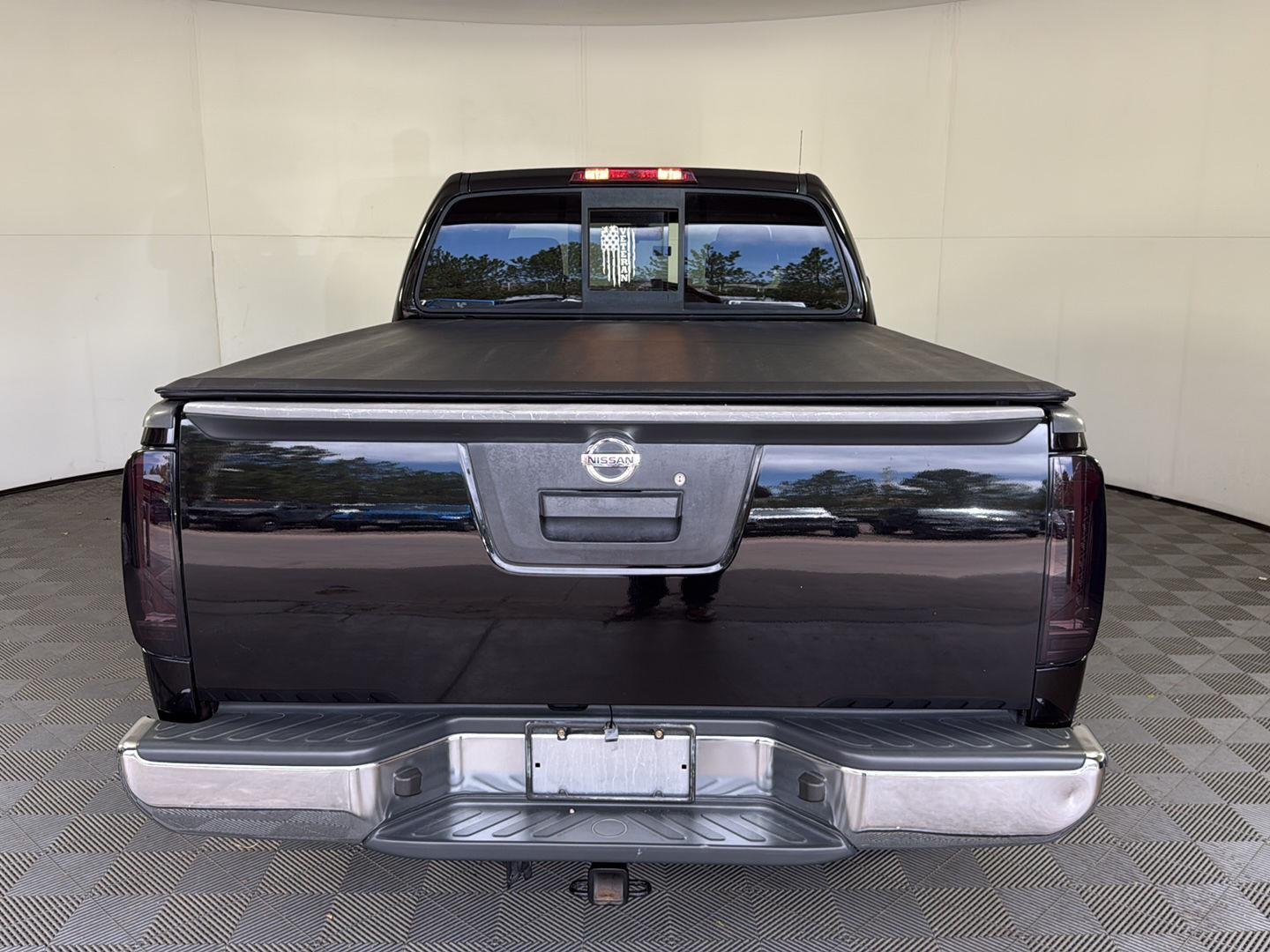 Used 2014 Super Black Nissan SV image 5