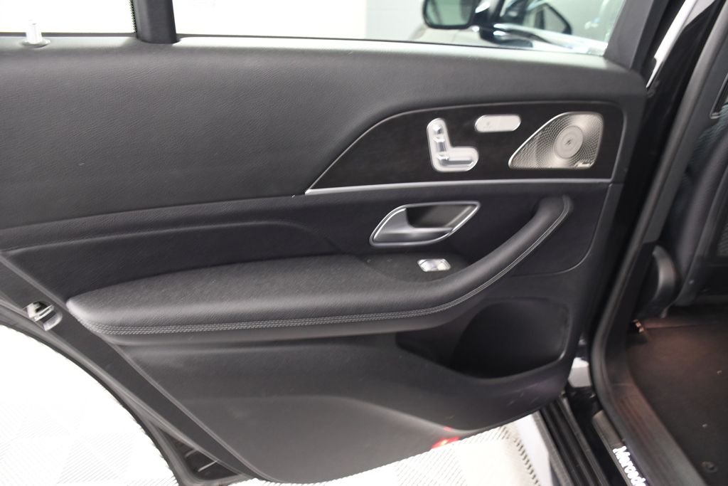 Used 2022 Obsidian Black Metallic Mercedes-Benz GLS 450 image 25