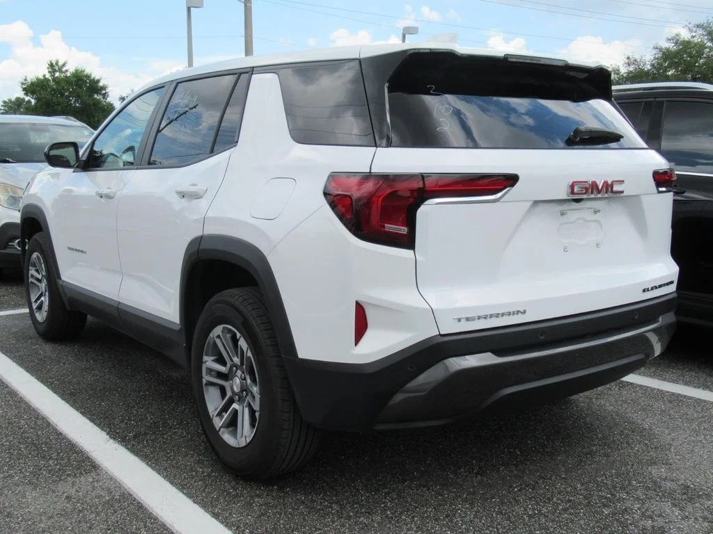 Used 2026 White GMC Elevation image 3