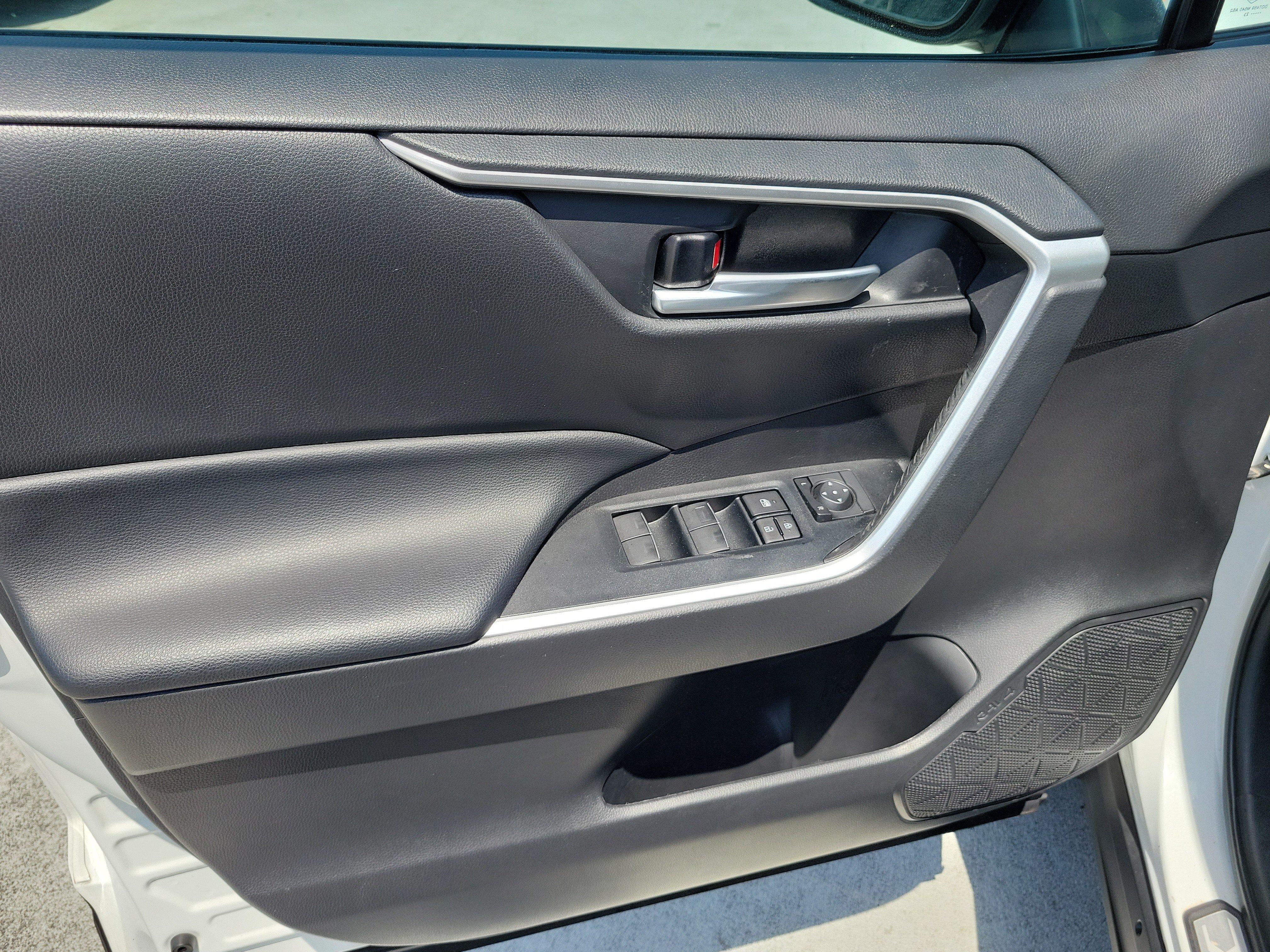 Certified Used 2023 Pearl Toyota XLE Premium image 20