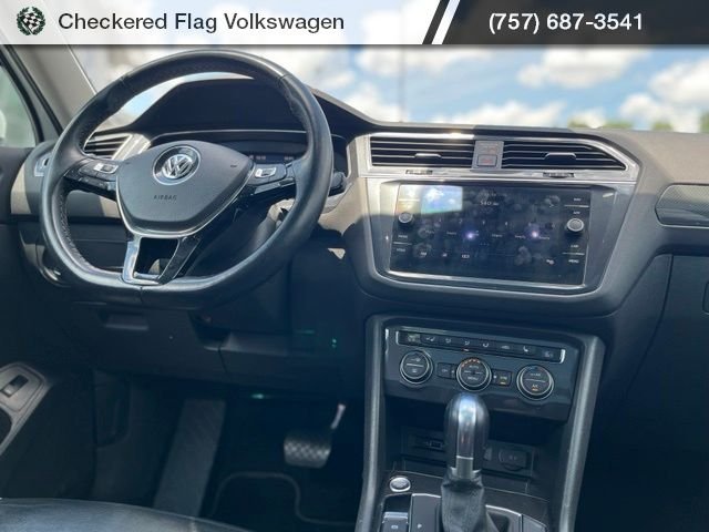 Used 2019 Pure White Volkswagen 2.0T SEL Premium 4Motion image 31