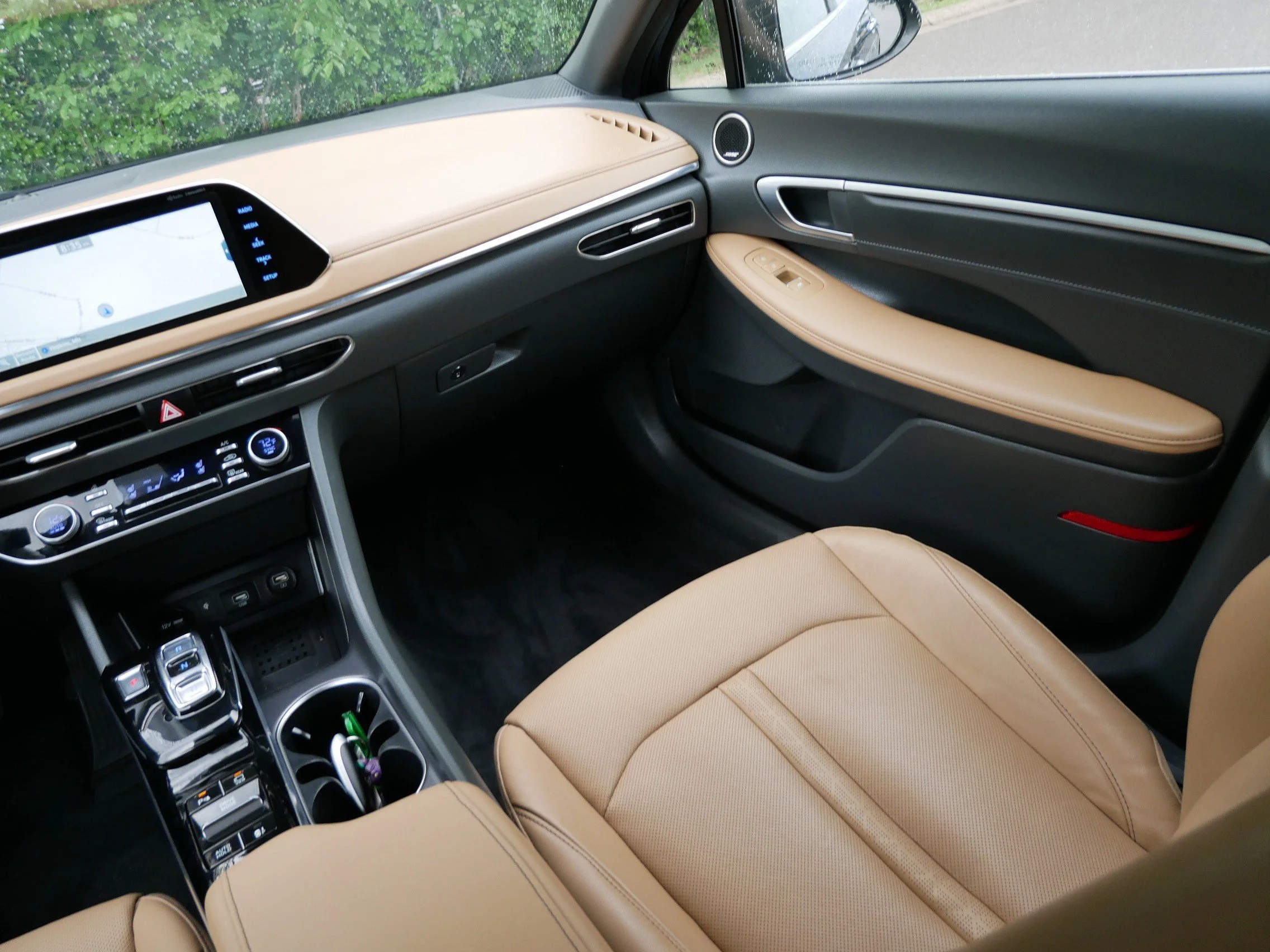 Used 2021 Phantom Black Hyundai Limited image 11