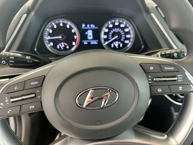 Certified Used 2023 Black Hyundai SE image 12