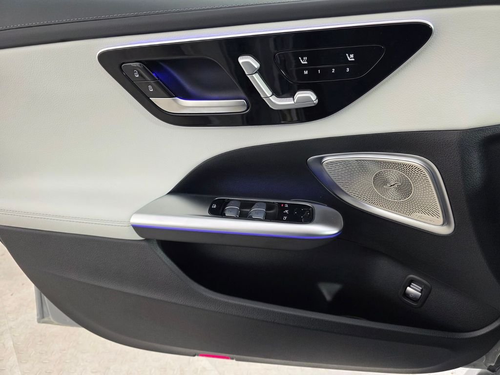 New 2026 MANUFAKTUR Alpine Grey Mercedes-Benz C 300 image 16
