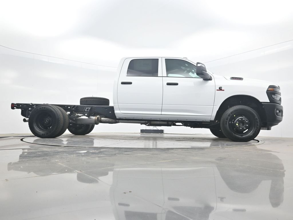 New 2026 Bright White Clearcoat RAM Tradesman image 34