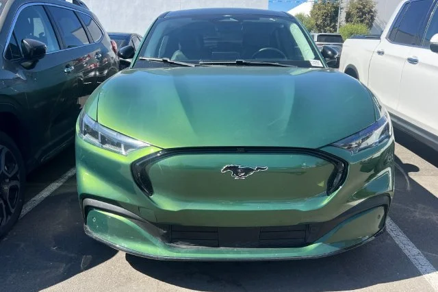 Used 2024 Green Ford Premium image 3