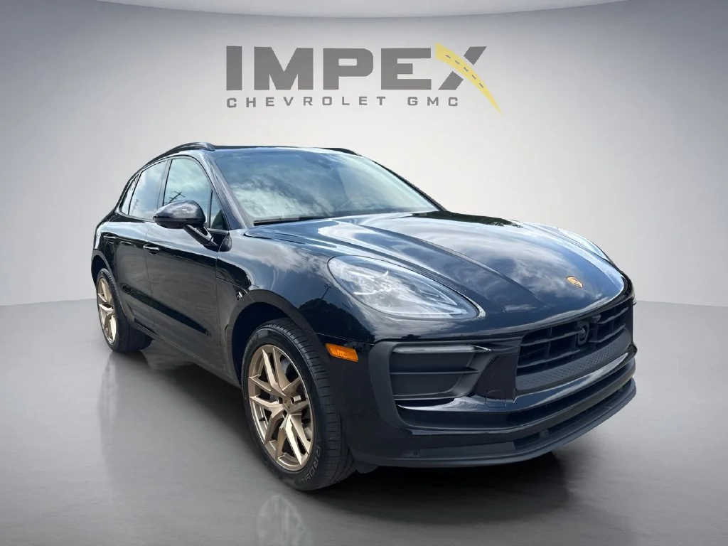Used 2023  Porsche  image 17