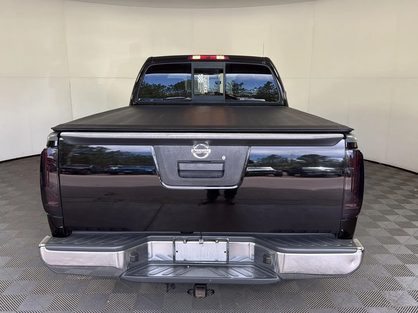 Used 2014 Super Black Nissan SV image 5