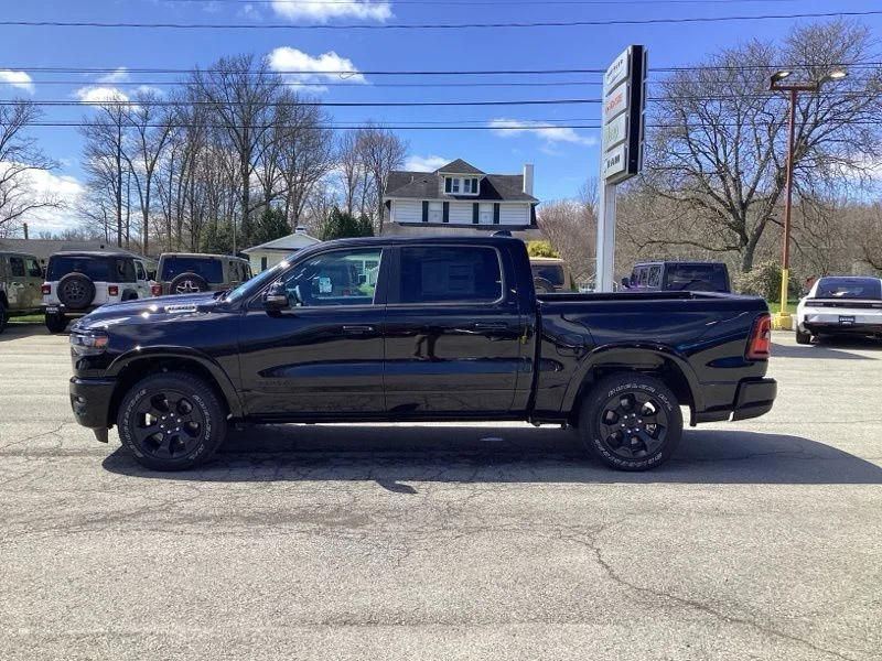 New 2026 Diamond Black Crystal Pearl-Coat Exterior Paint RAM Big Horn/Lone Star image 4