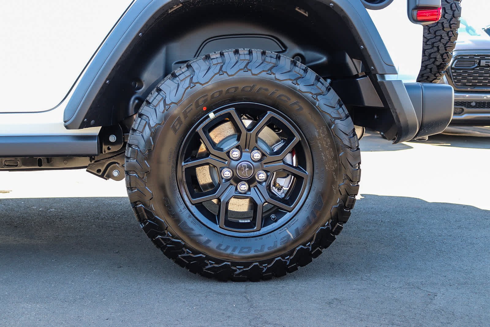 New 2027 Bright White Clear-Coat Exterior Paint Jeep Willys image 11