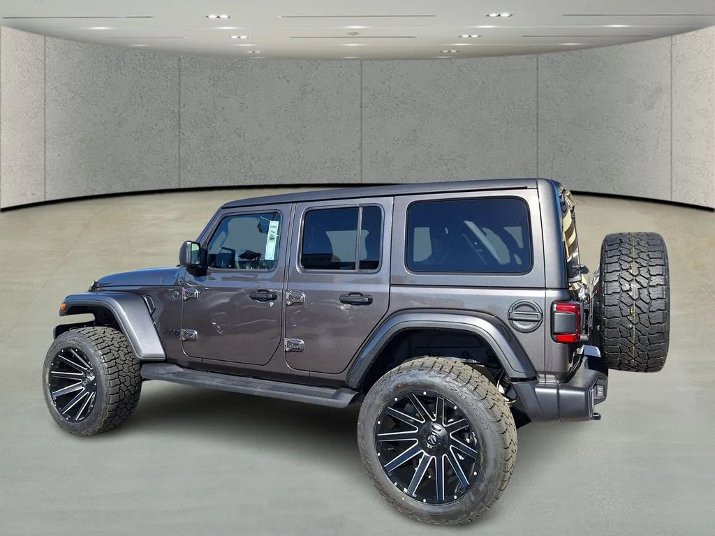 New 2026 Granite Crystal Metallic Clear-Coat Exterior Paint Jeep Sahara image 7