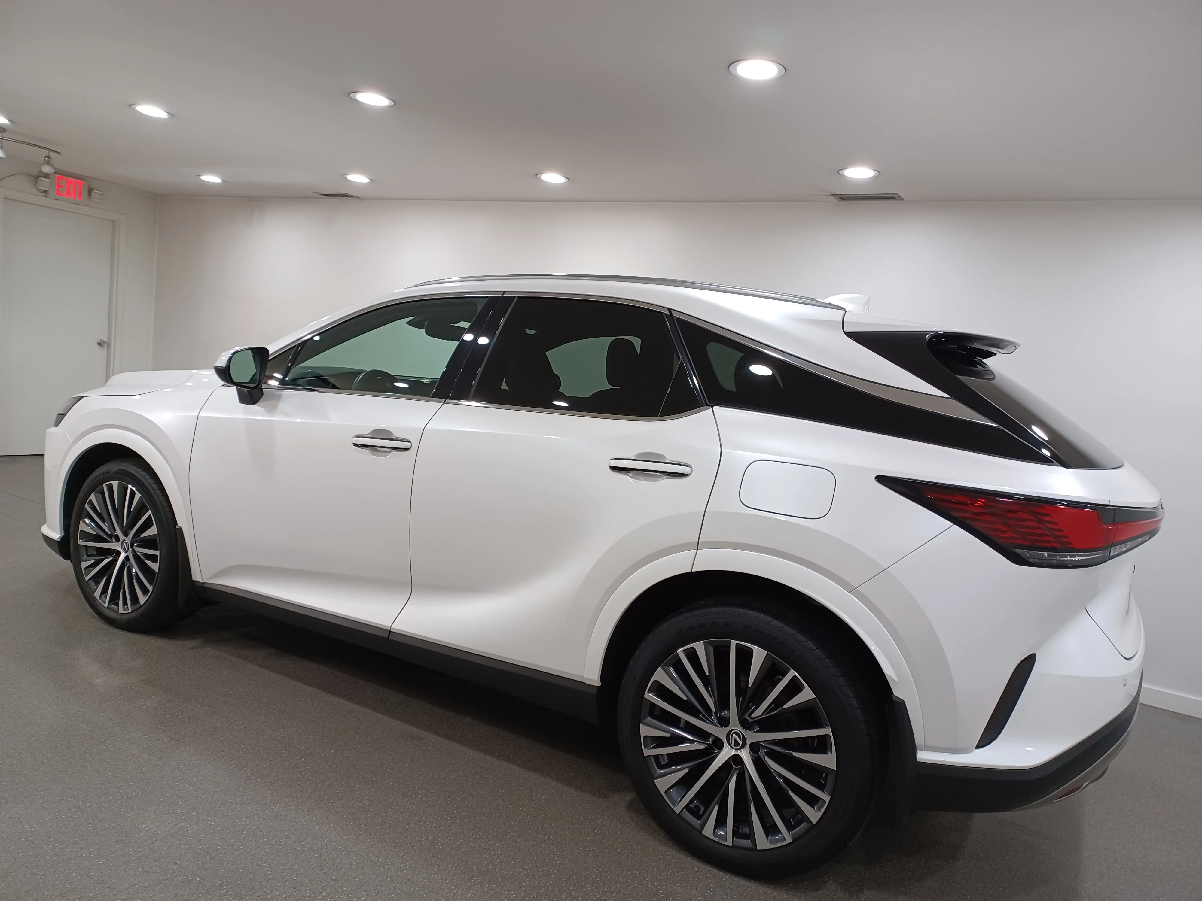 Certified Used 2023 Eminent White Pearl Lexus AWD*Adaptive Cruise | Cooled Leather | Pano Roof | Htd Wheel | Blind Spot Detection | Park Assist image 7