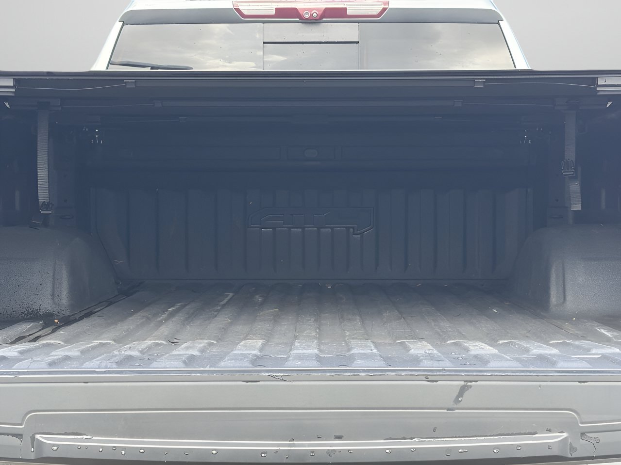 Used 2023 Sterling Metallic GMC AT4 image 8