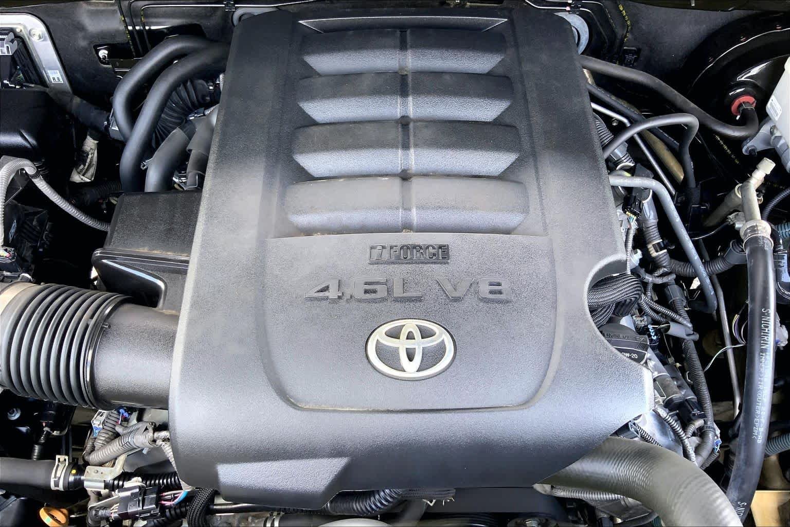 Used 2019 Midnight Black Metallic Toyota SR5 image 32