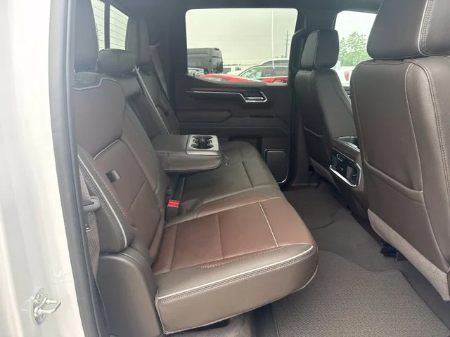 Used 2025 White GMC Denali image 18