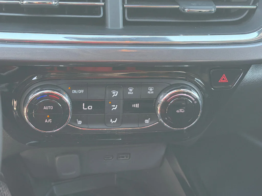 Used 2025 Green Chevrolet ACTIV image 29