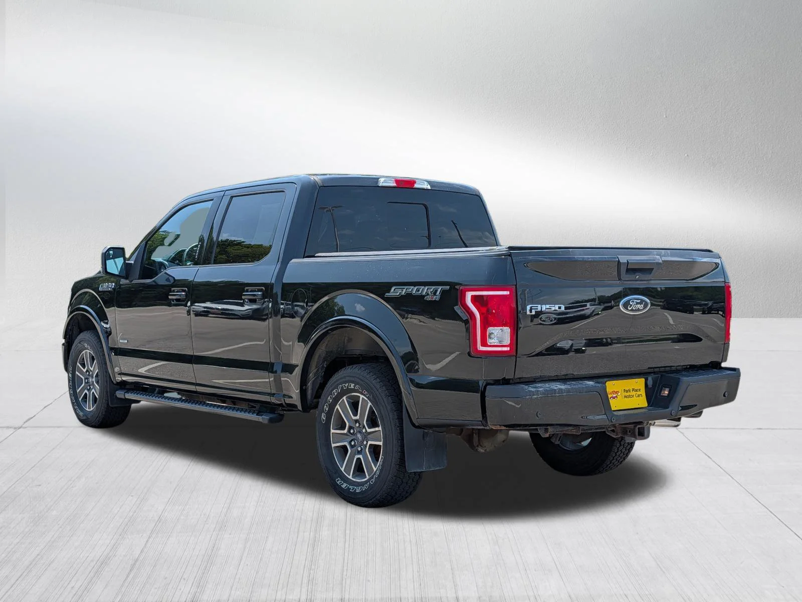 Used 2015 Tuxedo Black Metallic Ford XLT image 5
