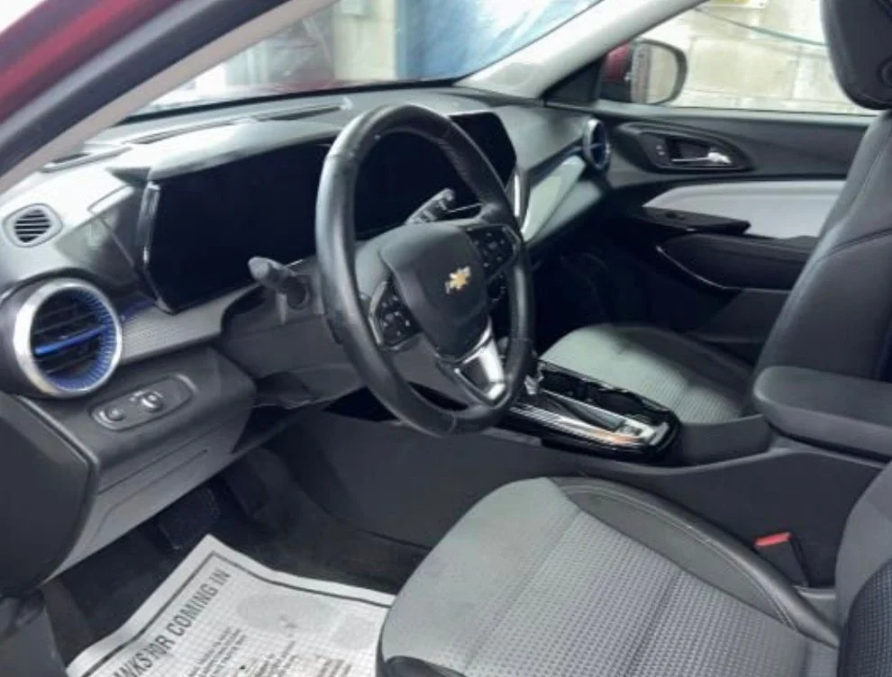 Used 2025 Red Chevrolet LT image 3