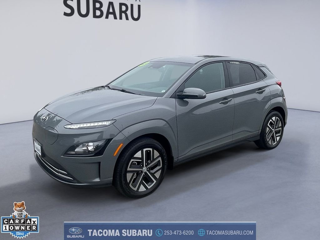 Used 2023 Gray Hyundai SE image 1