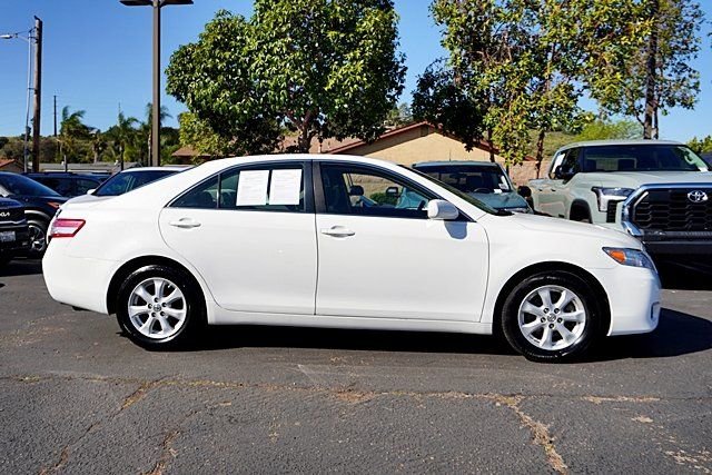 Used 2011 White Toyota LE image 6