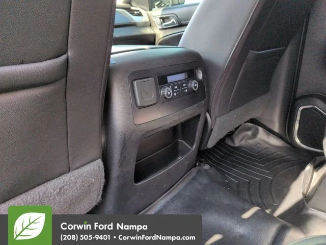 Used 2019 Summit White Chevrolet  image 26