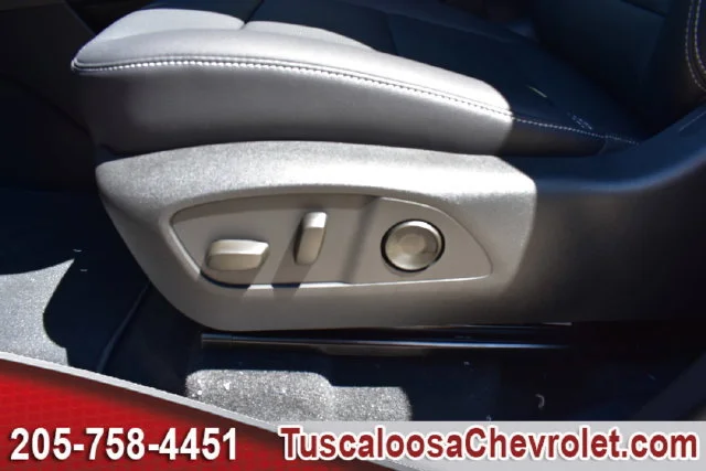 New 2027 Mosaic Black Metallic Chevrolet LT image 17