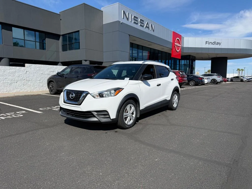 Used 2018 White Nissan S image 1