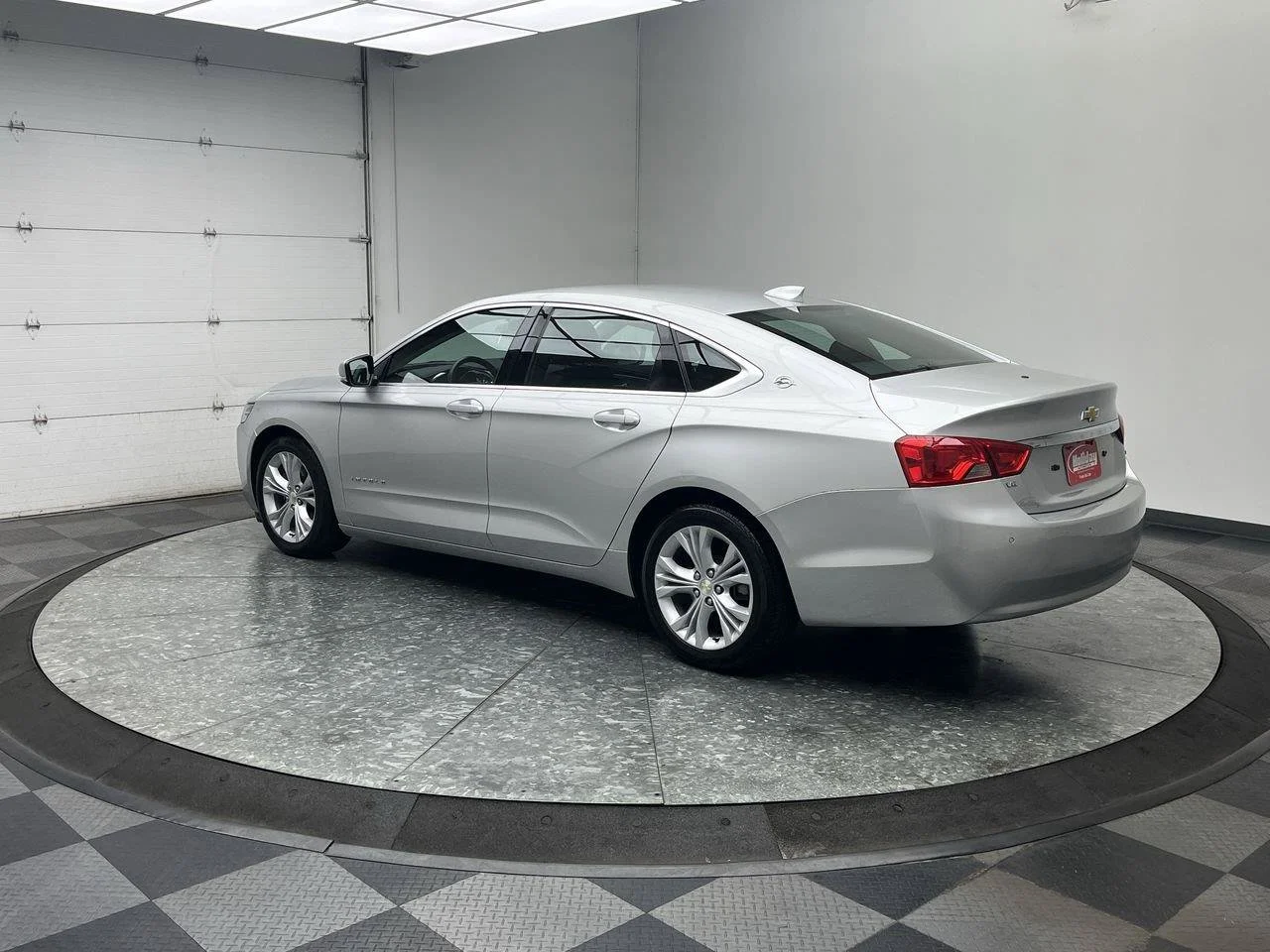 Used 2015 SILVER ICE METALLIC Chevrolet LT image 2