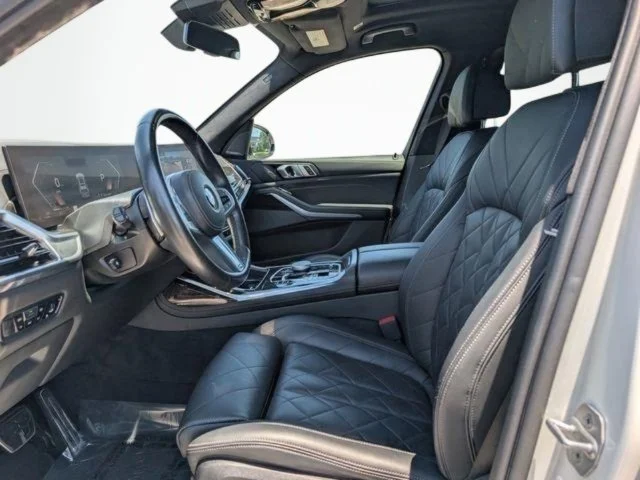 Used 2023 White BMW xDrive40i image 13