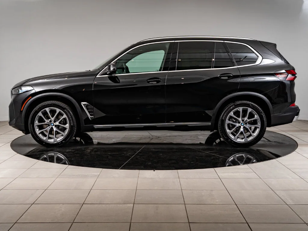 New 2026 Black Sapphire Metallic BMW xDrive40i image 5