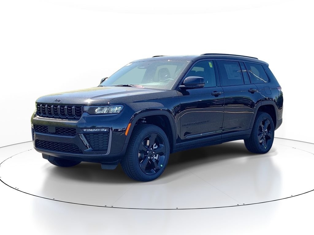New 2026 Diamond Black Crystal Pearlcoat Jeep Limited image 2