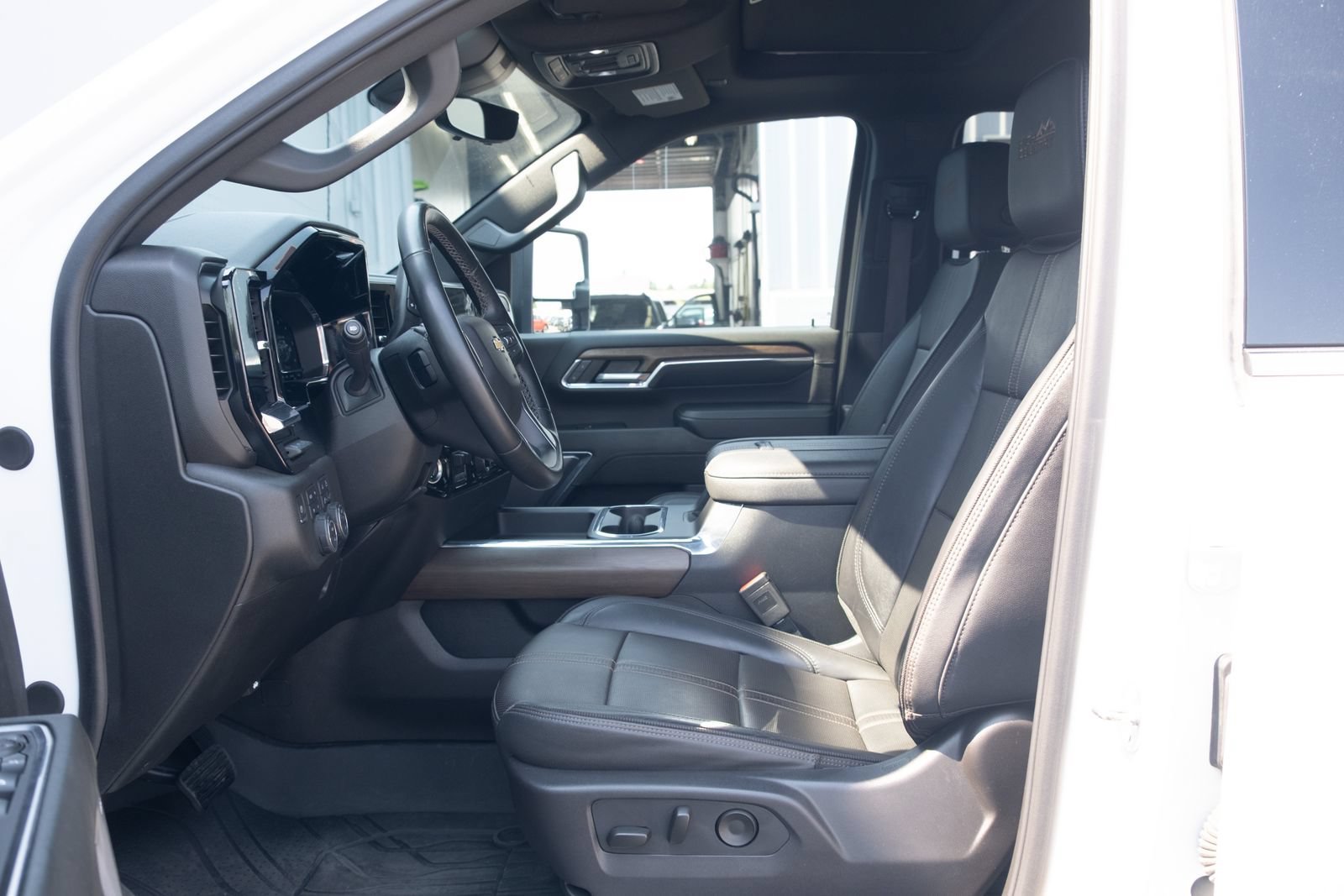 Used 2024 Summit White Chevrolet High Country image 12