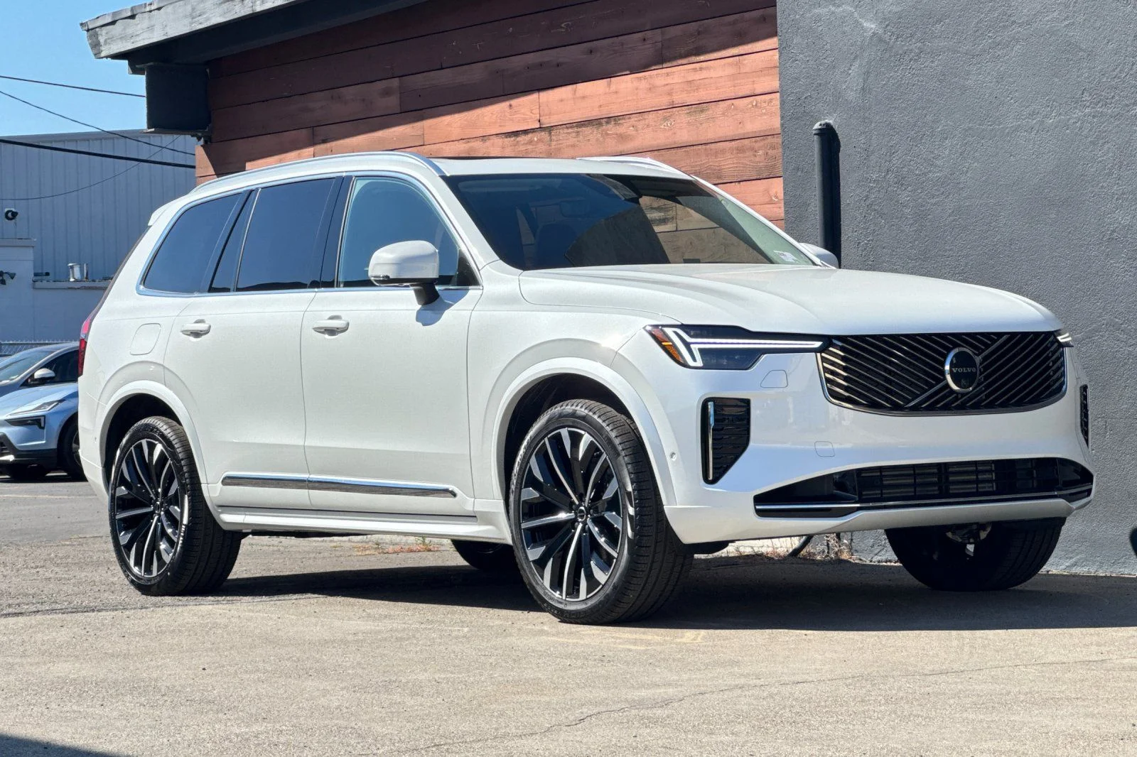 New 2026 Crystal White Volvo T8 Plus 7-Seater image 9