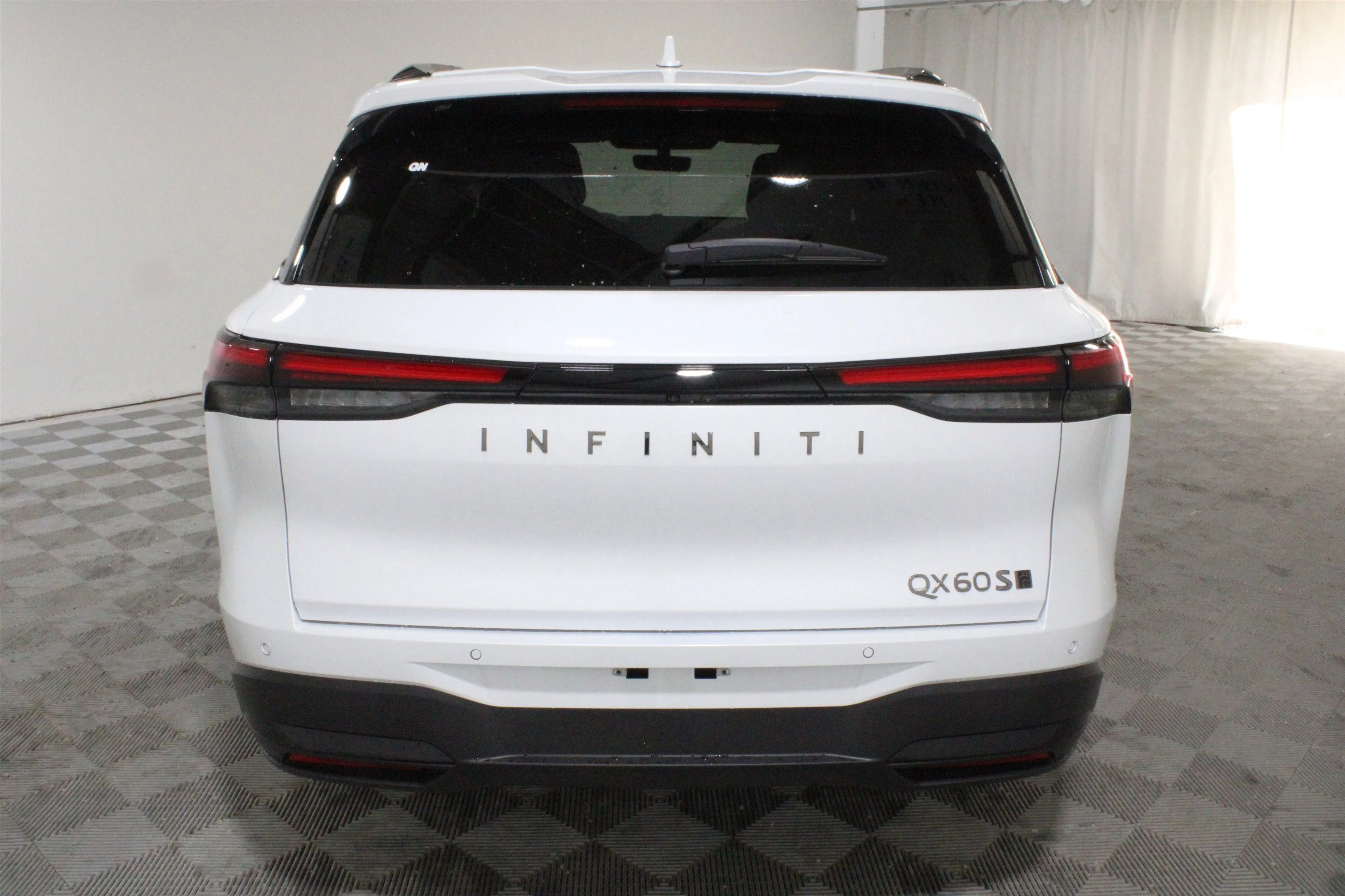 New 2026 RADIANT WHITE INFINITI Sport AWD image 31