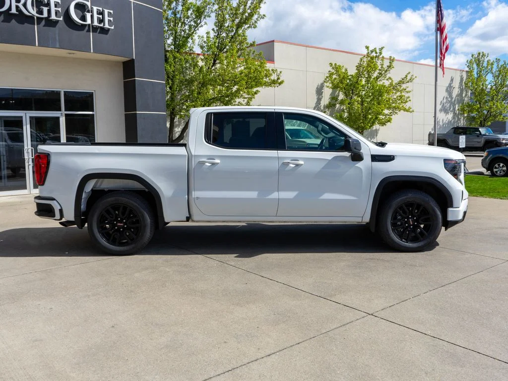Used 2023 White GMC Elevation image 8