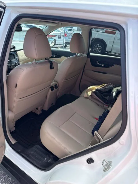 Certified Used 2020 White Nissan SL image 7