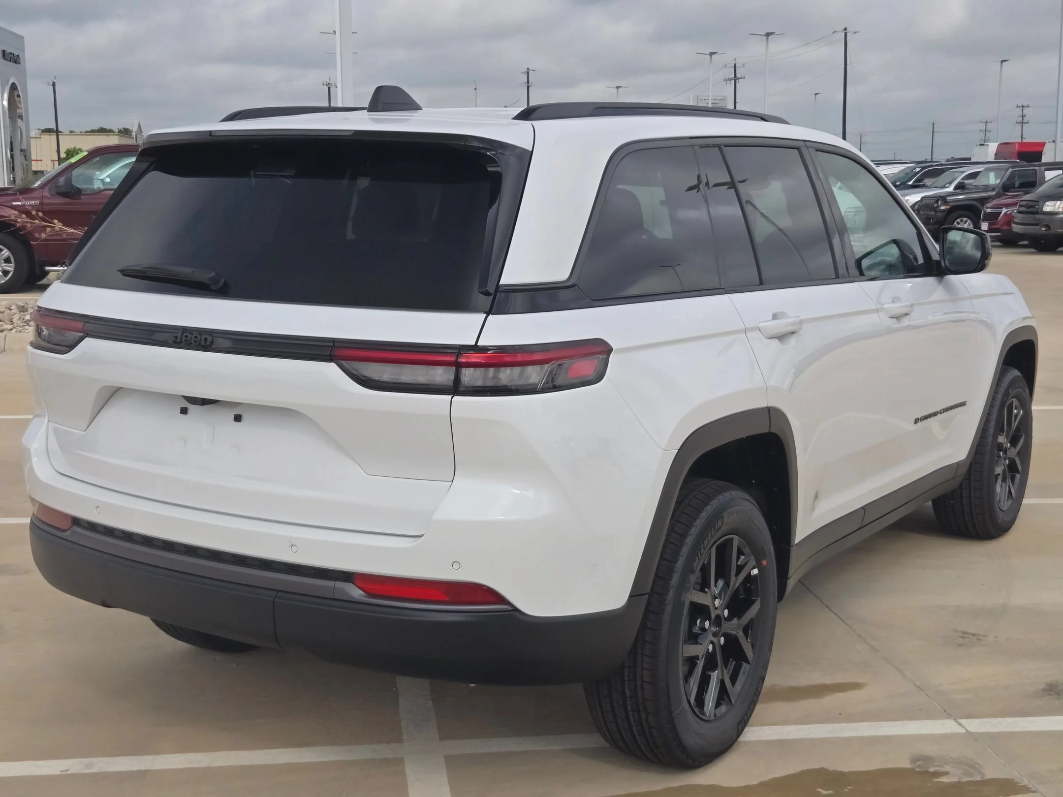 New 2026 Bright White Clearcoat Jeep Altitude image 3