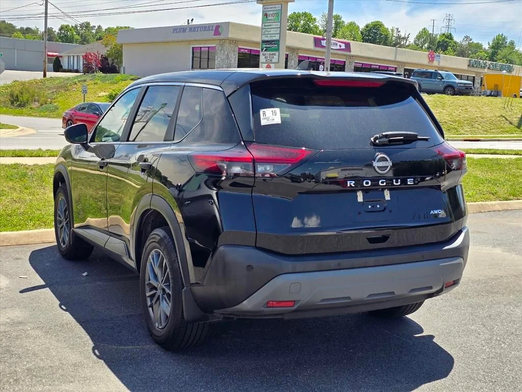 Used 2023 Black Nissan S image 13