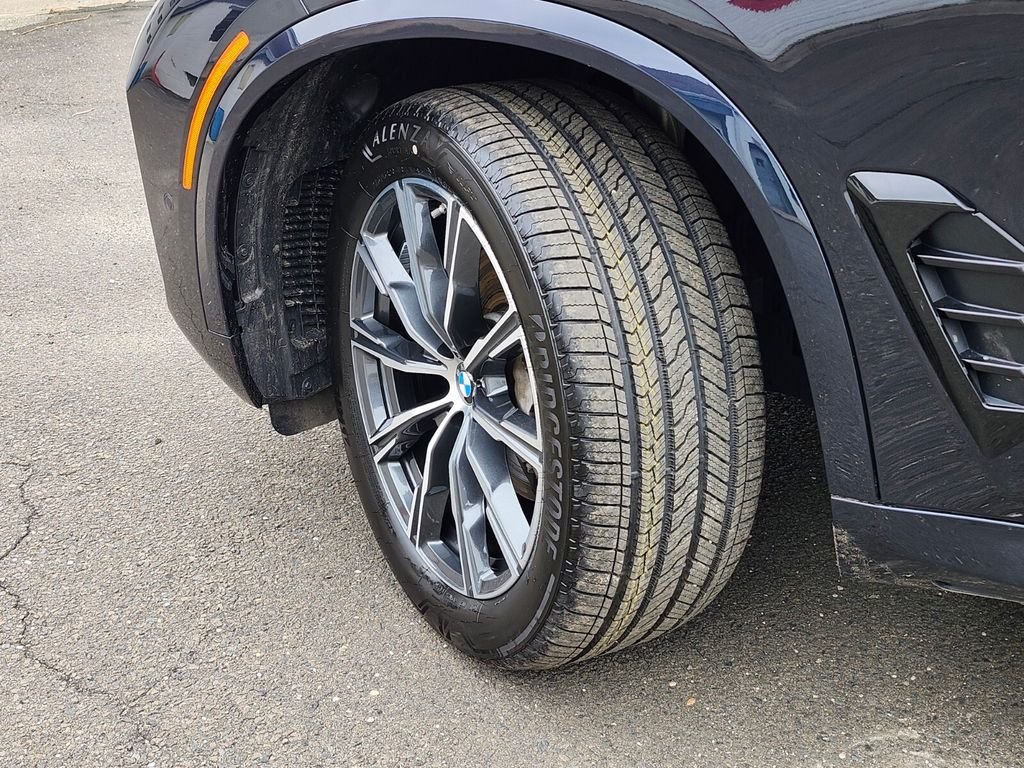 Certified Used 2024 Black BMW xDrive40i image 34