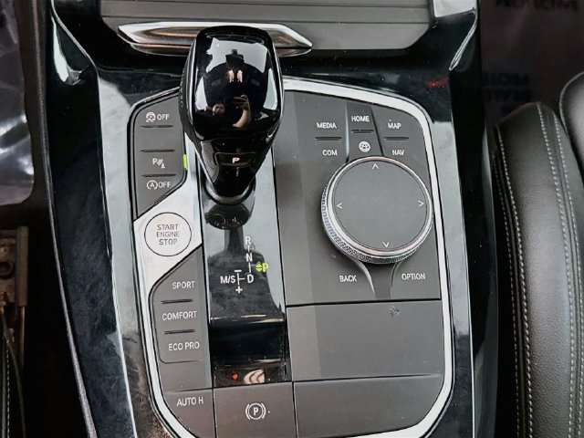 Used 2024 Black Sapphire Metallic BMW sDrive30i image 16