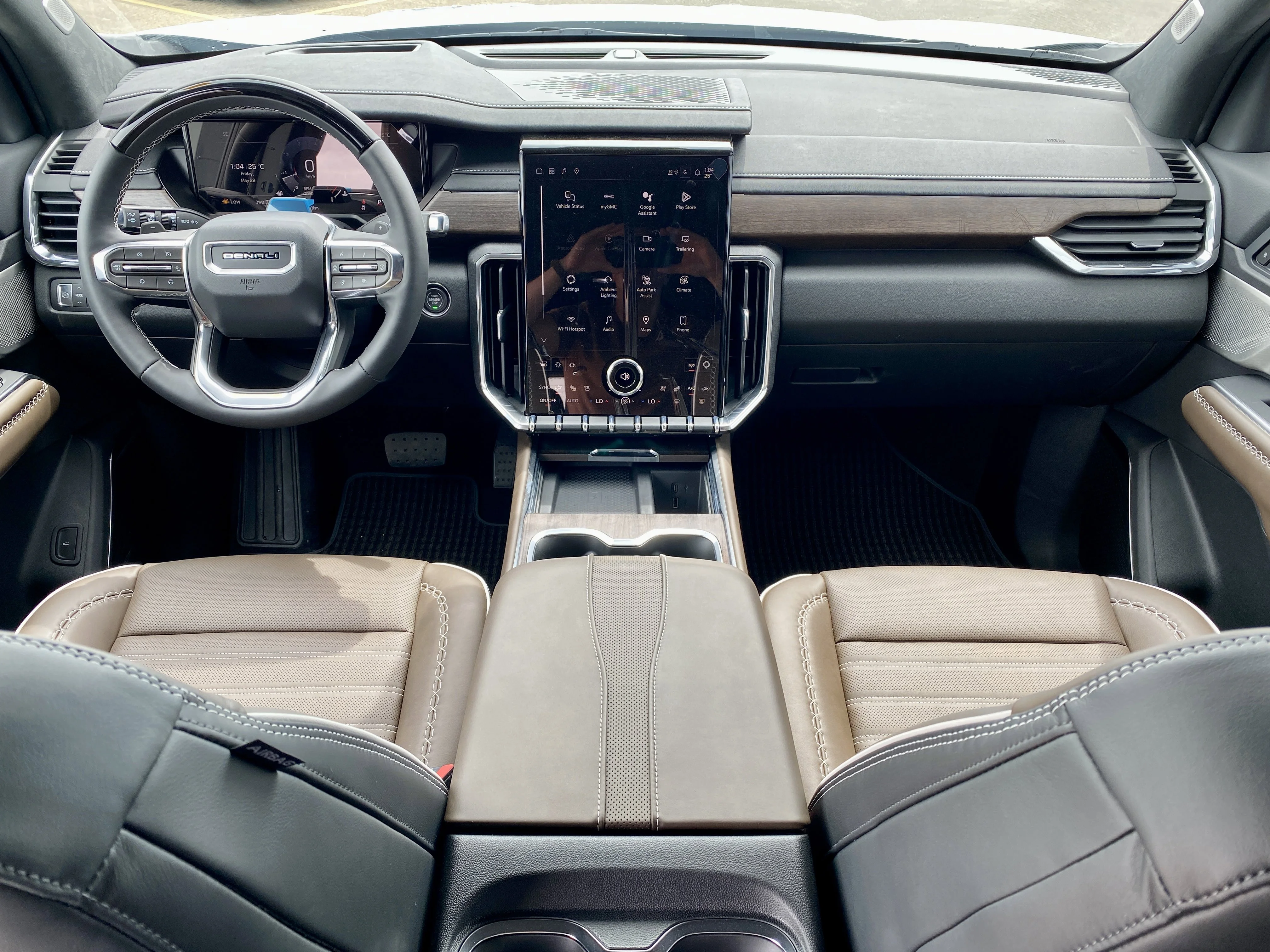 New 2026 GLACIER WHITE TRICOAT GMC Denali Ultimate image 15