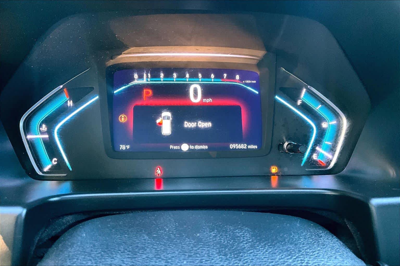 Used 2018 Lunar Silver Metallic Honda EX-L image 25