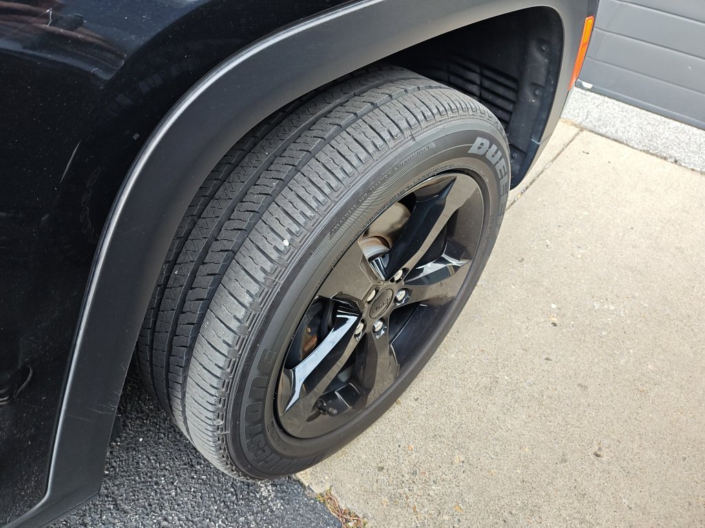 Used 2025 Black Jeep Altitude X image 13