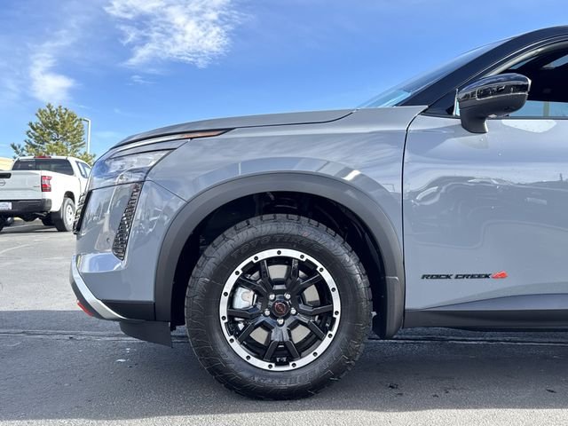 New 2026 Boulder Gray Pearl / Super Black Two-tone Nissan Rock Creek image 8