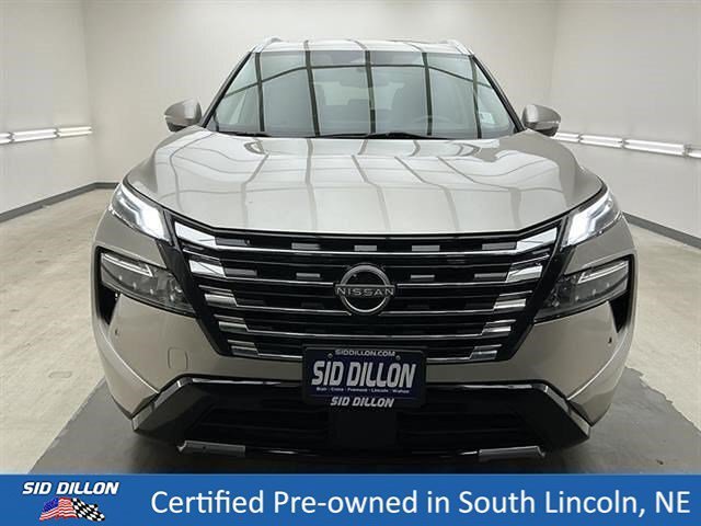 Used 2024 Champagne Silver Metallic Nissan Platinum image 2