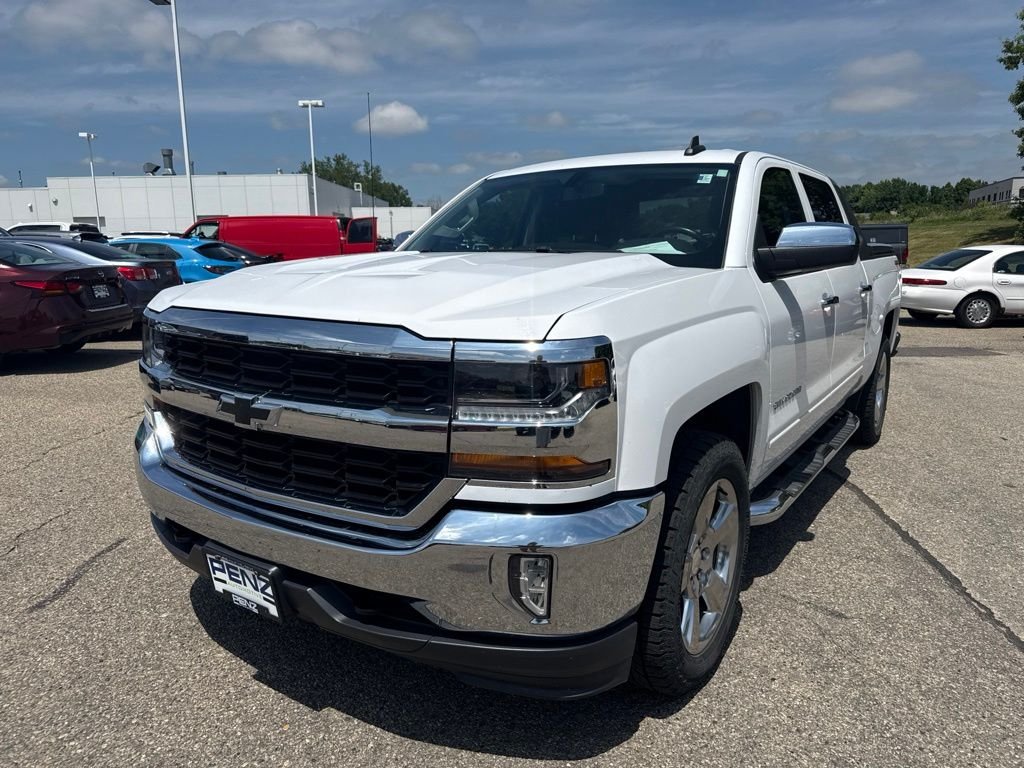 Used 2017 White Chevrolet LT image 3