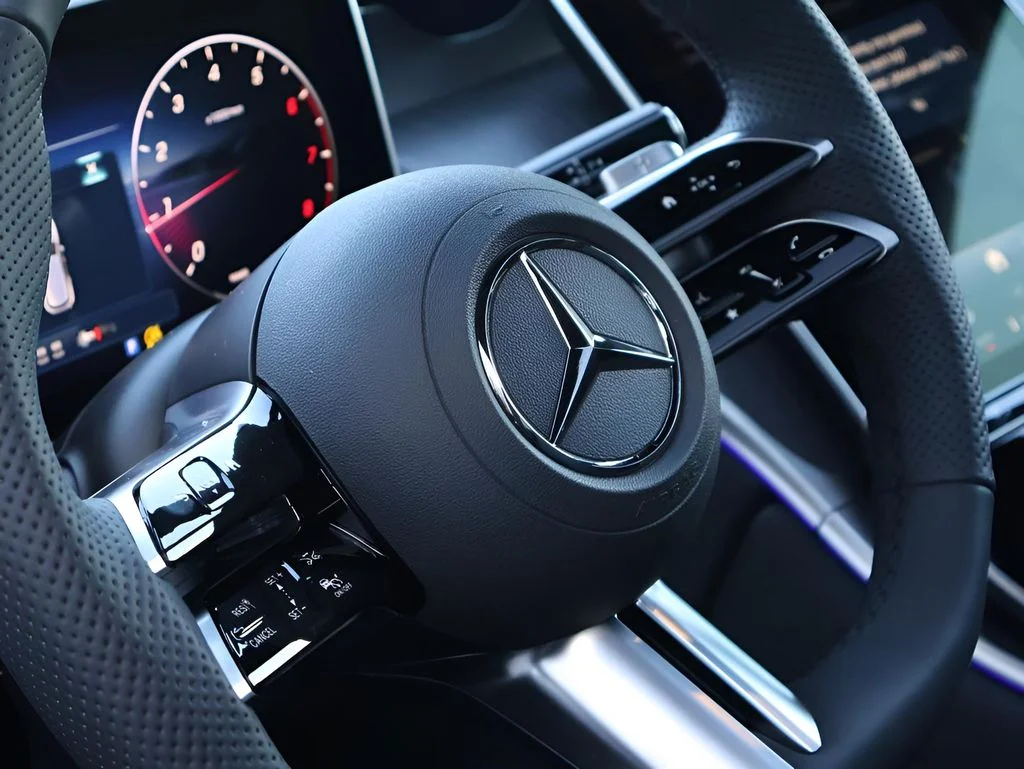 Used 2026 Black Mercedes-Benz GLC 300 image 25