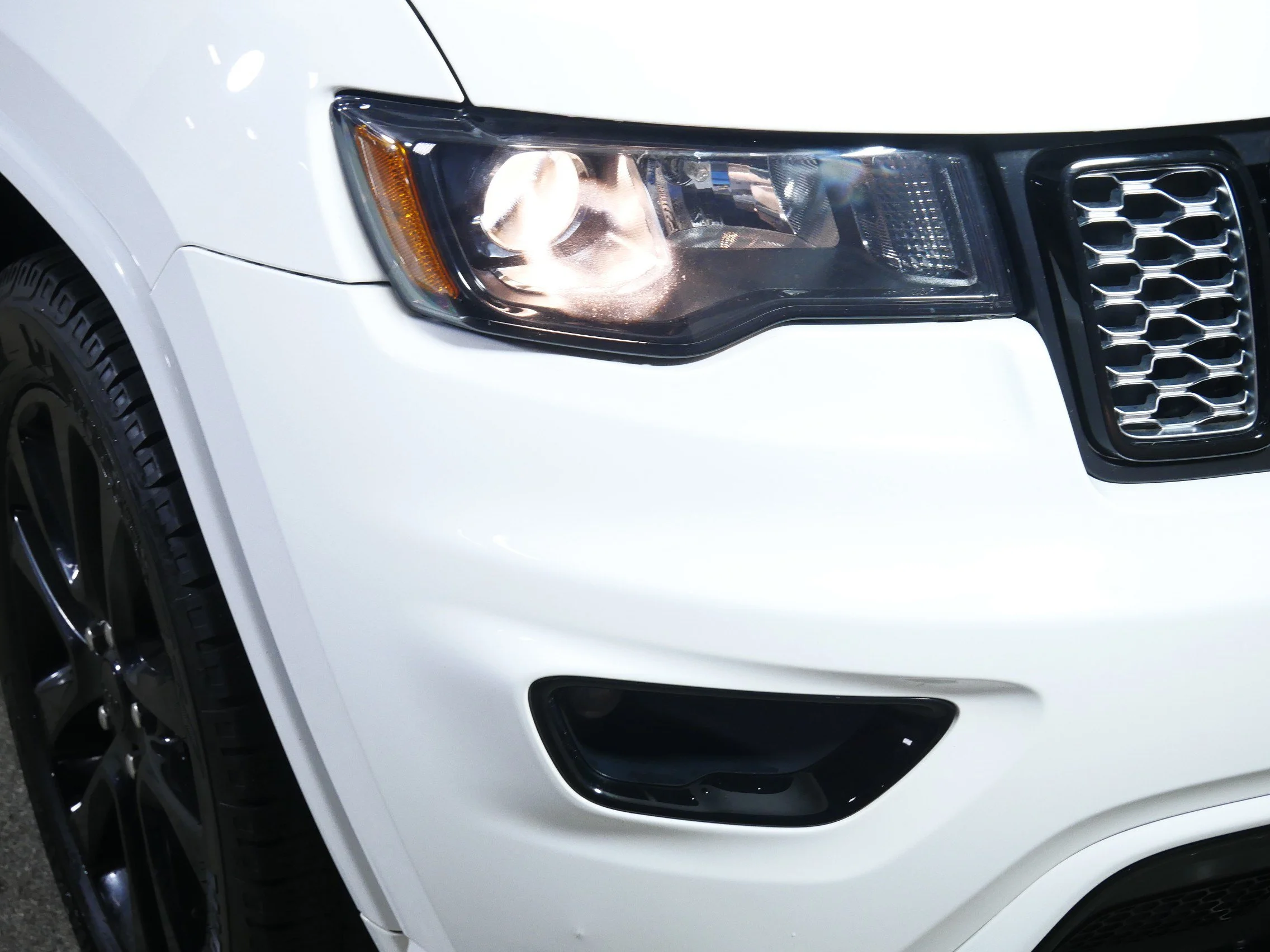 Used 2020 Bright White Clearcoat Jeep Altitude image 16