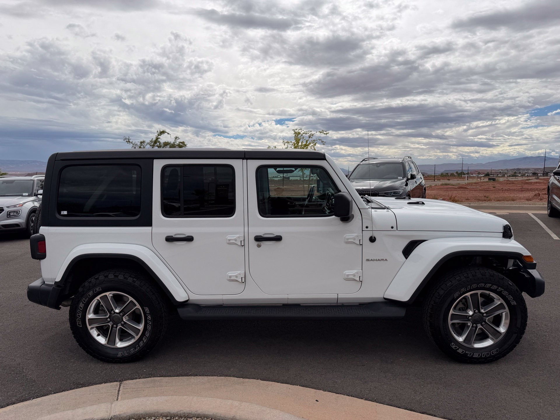Used 2020 White Jeep Unlimited Sahara image 5