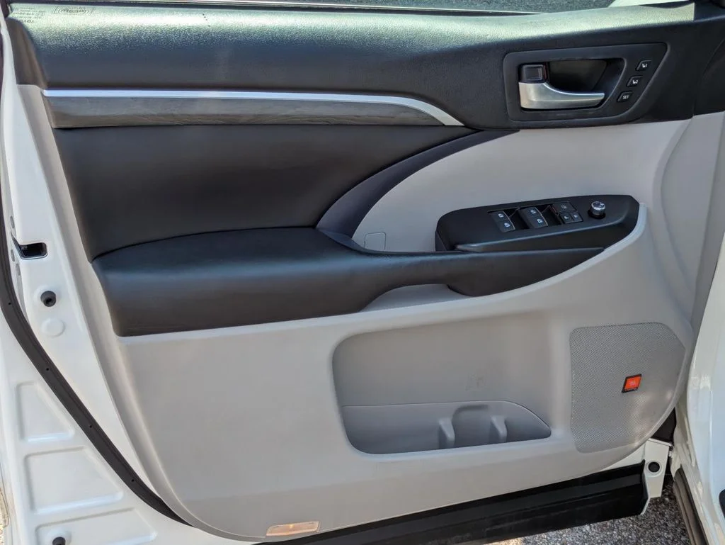 Used 2018 White Toyota Limited image 65